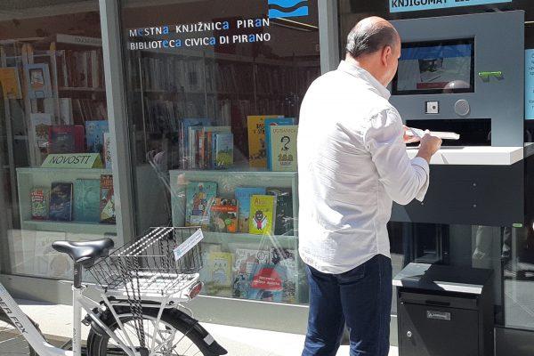 Predaja knjigomata uporabnikom