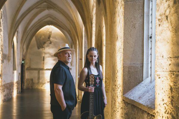 Lučke v parku Sonce – otvoritveni koncert: Ditka trio in Feri Lainšček, Med nama je angel