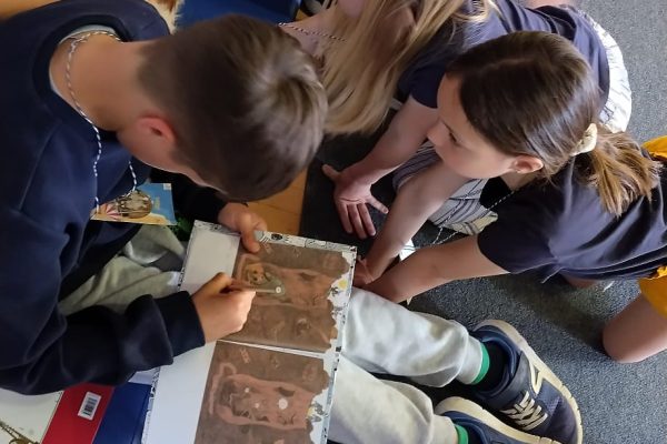 Raznolik nabor dejavnosti za otroke v naši knjižnici