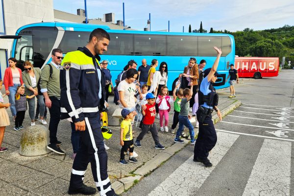 STOJ! POLICISTI NA OBISKU